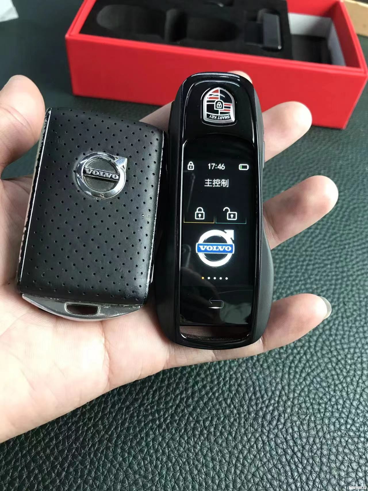 Comparison of Porsche LCD Key Installation Display Effects
